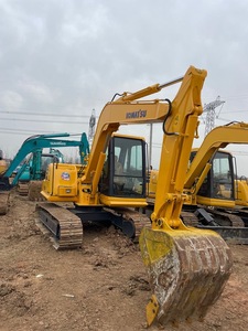 Especialista urbano con dimensiones compactas y salida de bajo ruido Komatsu 60 Excavadora usada para proyectos de construcción de ciudades - Product Image 5