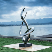 Grande sculpture moderne d'extérieur en acier inoxydable, style Feng Shui, représentant une jeune fille nue dansante - Design tendance pour le Nouvel An chinois et les anniversaires