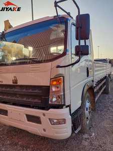 High Quality 140Hp Sinotruck Howo 4*2 Diesel Power <strong>6</strong>-<strong>Wheel</strong> <strong>Truck</strong> Light New 10 Tons Fence Cargo <strong>Truck</strong> with Side Wall for Sale - Product Image 3