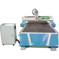 Enrutador CNC de madera 1325 para grabar y cortar varias etiquetas y matrícula