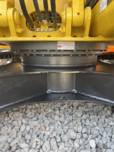 Excavatrice moyenne Komatsu PC130 de 13 tonnes avec moteur Cummins, engrenages et pompe pour une utilisation intensive en location et pour les projets gouvernementaux - Product Image 6