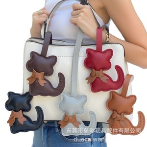 พวงกุญแจหนังรูปแมวติดกระจกมองหลัง ของตกแต่งตุ๊กตาแมวการ์ตูน - Product Image 5