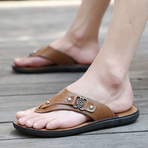 Tongs de plage antidérapantes de luxe pour hommes en cuir PU, tongs pour hommes, été - Product Image 1