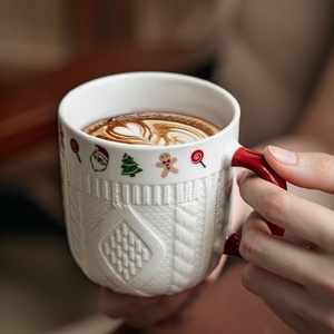 Tazas Modernas <span class=keywords><strong>de</strong></span> Cerámica en Relieve para Parejas <span class=keywords><strong>de</strong></span> Aspecto Elegante Regalos para Nochevieja y San Valentín para Mujer Exportación Transfronteriza - Product Image 5