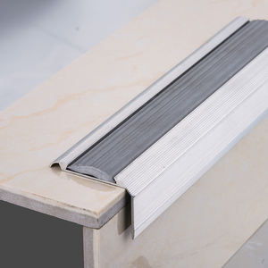 <span class=keywords><strong>Nez</strong></span> <span class=keywords><strong>de</strong></span> <span class=keywords><strong>marche</strong></span> antidérapant en aluminium <span class=keywords><strong>avec</strong></span> décoration en acier inoxydable <span class=keywords><strong>LED</strong></span>, bande <span class=keywords><strong>de</strong></span> <span class=keywords><strong>marche</strong></span> - Product Image 3