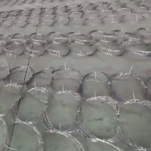 سياج أمني للدبابات الروسية ، حاجز شبكة أسلاك فولاذية بدون طيار ، خدمة معالجة منسوجة غير مرئية لحماية الأمن - Product Image 1