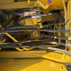 Équipement de terrassement durable le plus vendu : Excavatrice hydraulique sur chenilles Komatsu PC220 d'occasion de 22 tonnes - Product Image 4