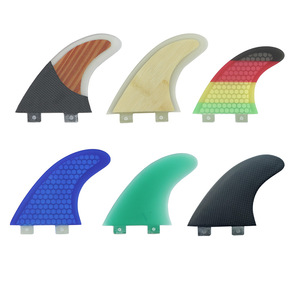 Ensemble 3 pièces pour planche de surf Waterplay personnalisée Future <span class=keywords><strong>FCS</strong></span> 1 ailerons de surf en fibre de verre et bois de carbone avec sac de surf. - Product Image 6