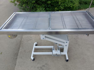 Table <span class=keywords><strong>d</strong></span>'opération vétérinaire hydraulique EUR VET avec plateau en acier inoxydable 304 (1400x600mm), réglage de hauteur 600-1000mm, plateau amovible, bac à <span class=keywords><strong>d</strong></span>échets et 4 roulettes - Product Image 3