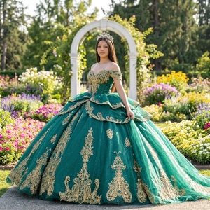 Vestido de Quinceañera Jancember Dy8536 Verde Esmeralda con Hombros Descubiertos, Jacquard Floral, Satén, Corsé con Cuentas y Cola - Product Image 1