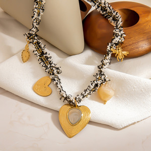 Collier pendentif cœur Summly en alliage de zinc avec serti clos, chaîne de clavicule tendance pour femme, style automne-hiver - Product Image 4