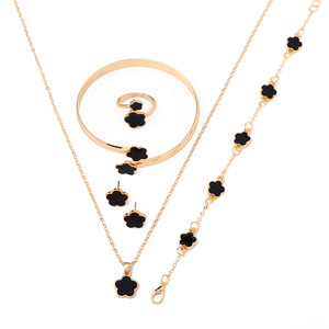 <span class=keywords><strong>Set</strong></span> Perhiasan Bunga Plum Keberuntungan, Termasuk Kalung + Gelang + Anting + Cincin (5pcs). Berbagai Warna Tersedia - Product Image 5