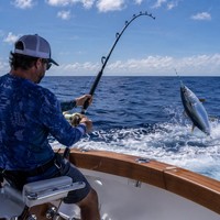 Leurre de pêche en forme de jupe de calmar pour eau salée avec tête de jig et lumière UV pour la pêche à la traîne du thon et du marlin