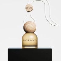 Parfum de désodorisant suspendu de voiture de 10ml avec diffuseur de couvercle en bois bouteille en verre de parfum de voiture transparente bouteille de diffuseur d'arôme