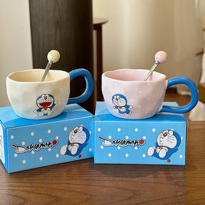 แก้วเซรามิกโดราเอมอน ลายจุดสีเหลือง พร้อมหูจับสีน้ำเงิน สำหรับใช้ในบ้านและสำนักงาน - Product Image 4