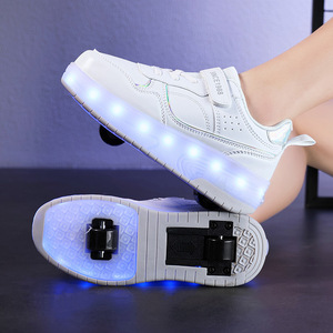 Chaussures à roulettes lumineuses pour enfants avec roues en EVA pour jeux en plein air - Product Image 1