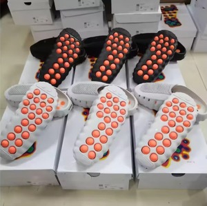 รองเท้าแบบสวมเปิดนิ้วเท้าสีขาวพร้อมซับในตาข่ายระบายอากาศและพื้นรองเท้ายางสำหรับใส่ในฤดูร้อน - Product Image 5