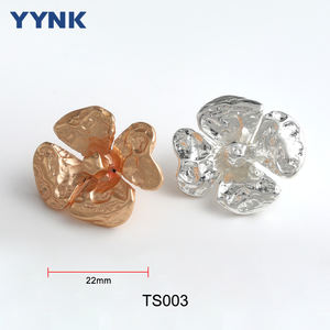 אחרון זהב בלתי סדיר מותאם אישית פרח מעטפת עיצוב כפתורים תפירה אביזרים - Product Image 4