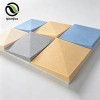 Panneaux acoustiques 3D en PET haute densité QIANQIAO, design moderne, NRC 0,85-0,95, insonorisants et ignifuges, pour salles de réunion