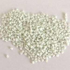 Gránulos de Polietileno Tereftalato (PET) de Alta Calidad para Botellas, Grado Resina - Product Image 1