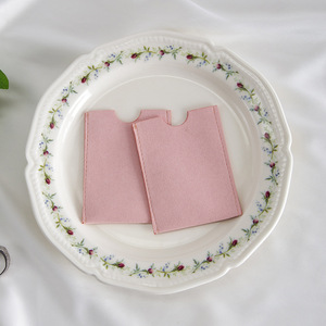 Porte-cartes en velours microfibre 6,5x8,5 rose, emballage minimaliste pour bijoux - Product Image 3