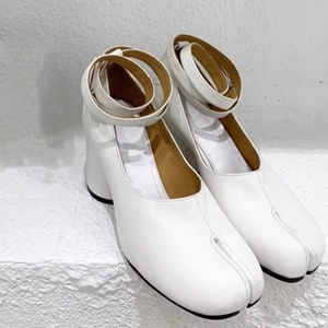 Sandales à bout fendu pour femmes, design tendance, avec lanières à la cheville, talons hauts et ronds, style rétro, chaussures d'été - Product Image 5