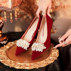 Sandalias de tacón rojo para mujer, con punta en pico, tacón grueso, tacón medio, elegantes, sin cordones, con decoración floral, zapatos de vestir para bodas y fiestas - Product Image 2
