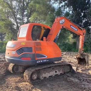 Excavatrice sur chenilles Doosan DX75-9C d'occasion, 7,5 tonnes, faible nombre d'heures, origine Corée, modèle 2023, moteur inclus, en vente - Product Image 1
