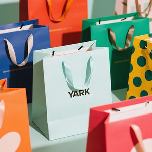 Sacs en papier personnalisés avec logo imprimé en gros, emballages personnalisés, sacs cadeaux en carton de luxe sur mesure - Product Image 3