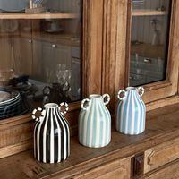 Vase en céramique à double oreilles, rayé, peint à la main, motif bébé pleurant, style nordique frais, décoration de bureau, fleurs séchées, décoration de la maison