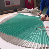 Nouvelle machine de plissage aveugle en accordéon Sunray de jupe de service sur mesure du fabricant HuaEn pour la machine de plissage de vêtement de robe
