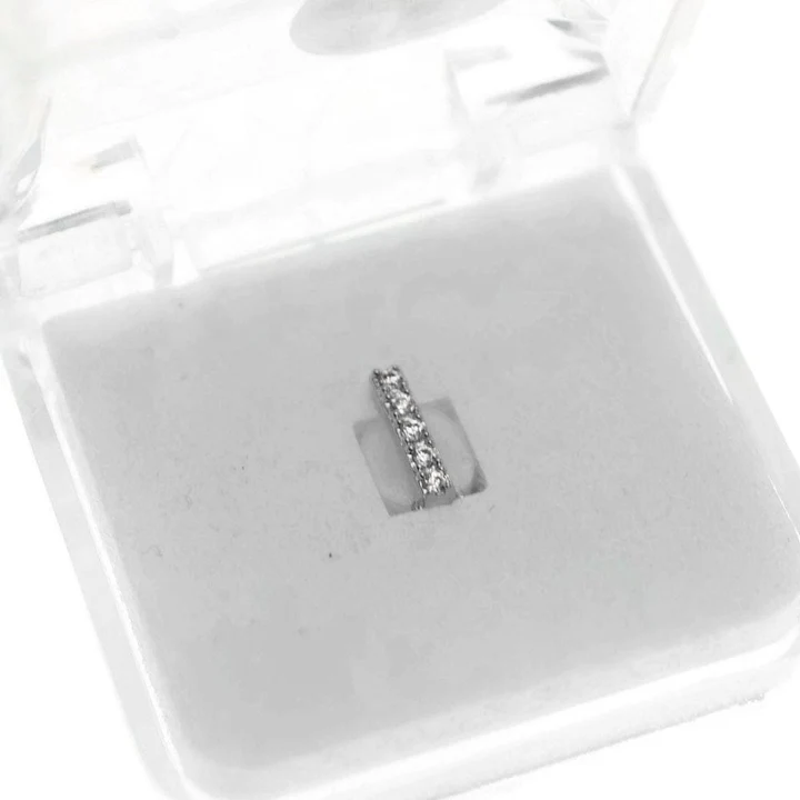 Remplisseur d'espace glacé solide argenté