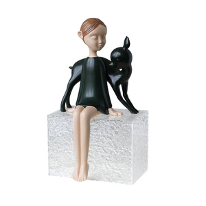 Evelyn Statuetta Moderna Minimalista Trendy a Forma di Ragazza con Cervo, Arredamento per Showroom, Ufficio Vendite, Hall dell'<span class=keywords><strong>Hotel</strong></span> - Product Image 2