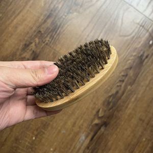 Brosse de toilettage pour barbe en poils de sanglier avec manche en bambou écologique - Product Image 4