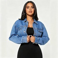 Veste en jean chic pour femme 2026 avec poches à rabat, boutonnage simple, manches longues, style décontracté et délavé, idéale pour l'automne