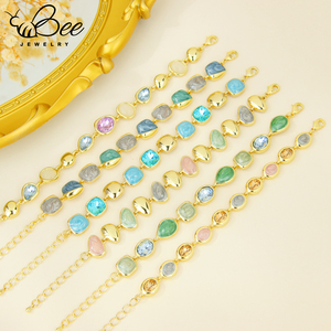 Pulsera de Piedras de Cristal Coloridas de Alta Calidad con un Toque Romántico y Caprichoso, Chapada en Oro de 14K, con Cuentas de Latón y Dijes de Piedras Preciosas - Product Image 5