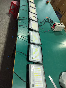 50W 100W 200W 300W 400W Reflector solar Luz de inundación Alto lumen Tiempo de trabajo largo <span class=keywords><strong>Anochecer</strong></span> hasta el <span class=keywords><strong>amanecer</strong></span> Reflector al aire libre Smd - Product Image 5