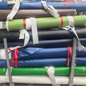 Stock Rimanente di Rotoli di Tessuto Rivestito in PVC di Grado C in Misure, Grammature e Colori Assortiti - Product Image 1