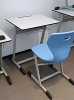 Meubles d'étude personnalisés pour salle de classe, certifiés CE, structure métallique robuste moderne avec tiroir, ensemble bureau et chaise individuels pour étudiant