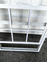 Moderno Personalizado UPVC PVC Vinilo Individual Doble Colgado Ventana de vidrio Insonorizado Parrilla Diseño Sash Windows