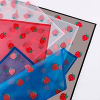 Tomber en couleur coréen Top qualité mignon fraise imprimé fleuriste papier d'emballage matériel étanche fleur emballage papier