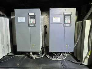 Machine de moulage par injection horizontale à serrage servo-commandé Chen Hsong JM568-SVP3+ de 568 tonnes avec moteur et boîte de vitesses, économe en énergie - Product Image 2