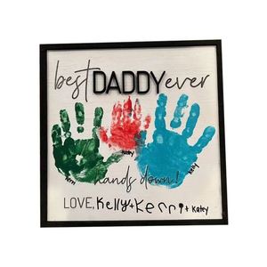 งานฝีมือพิมพ์ลายมือครอบครัว DIY ของขวัญวันพ่อ ป้ายกรอบรูป "พ่อที่ดีที่สุด" - Product Image 1