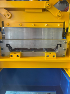 Prezzo di fabbrica dell'esportatore della macchina per la formatura del rotolo della <span class=keywords><strong>lamiera</strong></span> del tetto del profilo della cucitura del fornitore della cina in vendita - Product Image 6