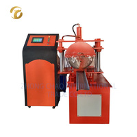 Machine de formage à froid pour la fabrication de tôles de portes à enroulement