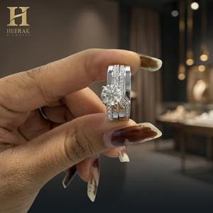 Anillo de compromiso solitario de lujo con diamante cultivado en laboratorio de corte redondo y anillo de boda a juego, venta al por mayor - Product Image 1