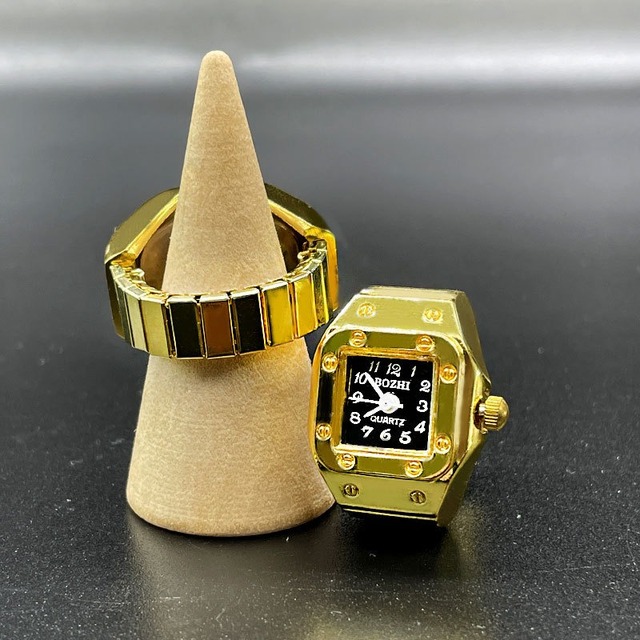 Finger Watches Adjustable Ring Watch for Women and Men Creative Elastic Round Quartz Finger Ring Watches