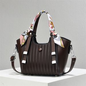 Sac à bandoulière élégant en cuir PU pour femme avec foulard – Grande Vente - Product Image 5