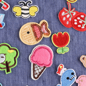 Nuovo Patch Ricamato in Tessuto a Forma di Piccolo Animale (Ciliegia, Ape, Caramella) con Accessori Cartoon e Accessori per Gioielli Super Piccoli - Product Image 2