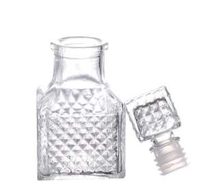 Venta de fábrica <span class=keywords><strong>Barato</strong></span> y <span class=keywords><strong>bueno</strong></span> 50ml 100mL Mini decantador de <span class=keywords><strong>whisky</strong></span> de vidrio Botella de vino de vidrio hermético con vidrio - Product Image 5